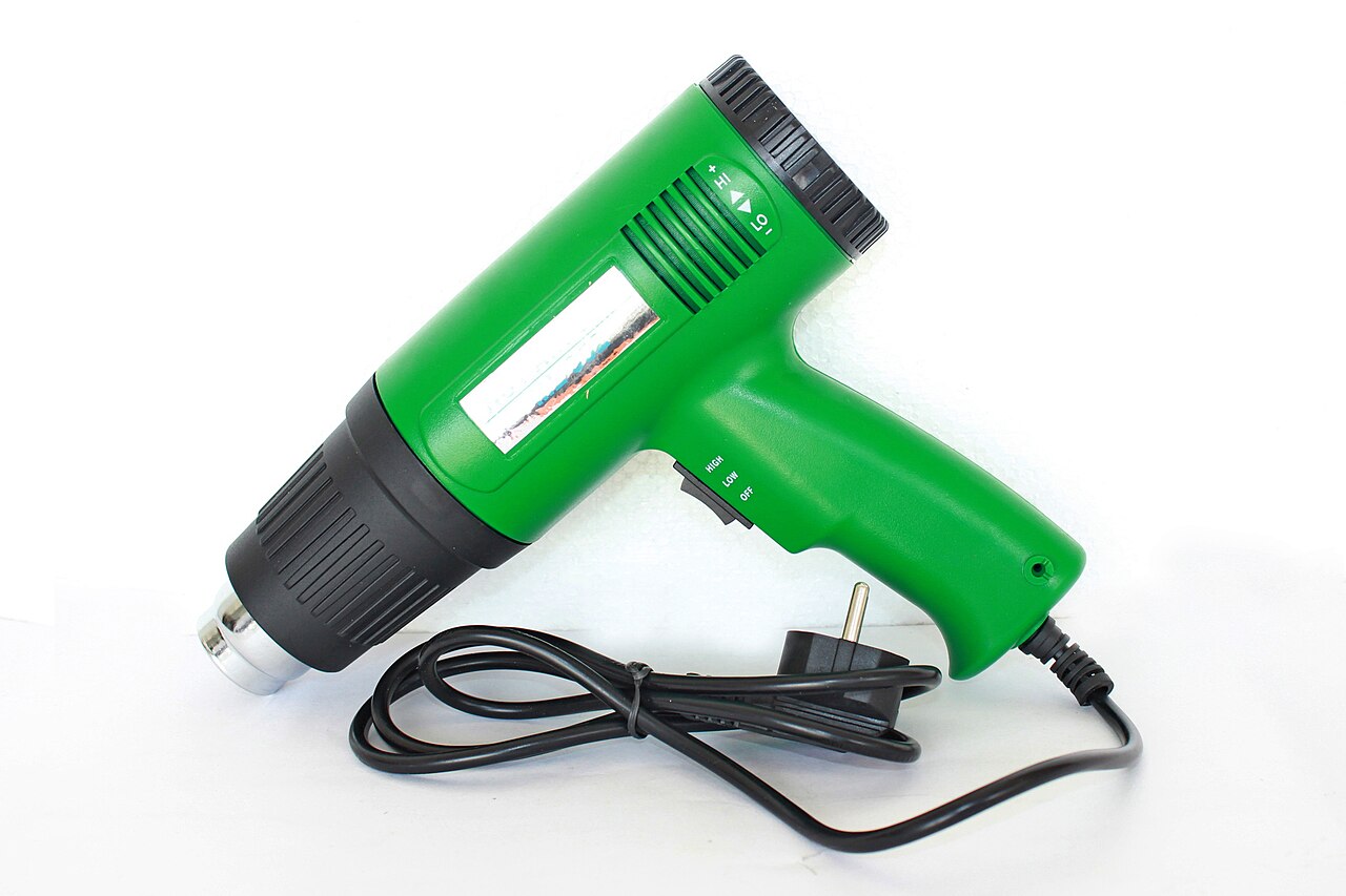 Soprador térmico (pistola de calor) usado para diversas tarefas domésticas