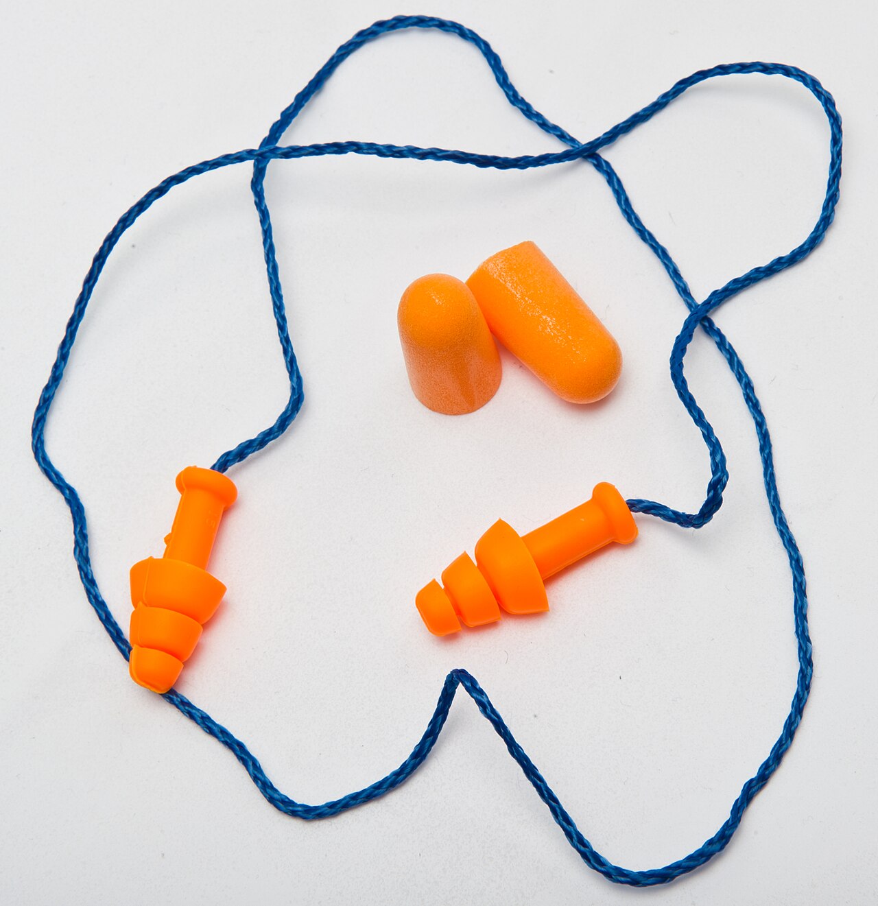 Protetores auriculares de inserção: plugs de espuma e de silicone reutilizáveis