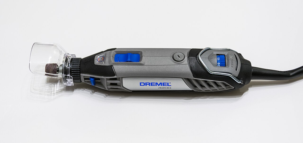 Ferramenta multifuncional rotativa modelo Dremel 4200
