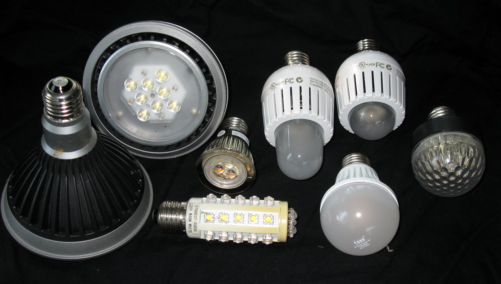 Seleção de lâmpadas LED com rosca Edison, modelos comercializados atualmente